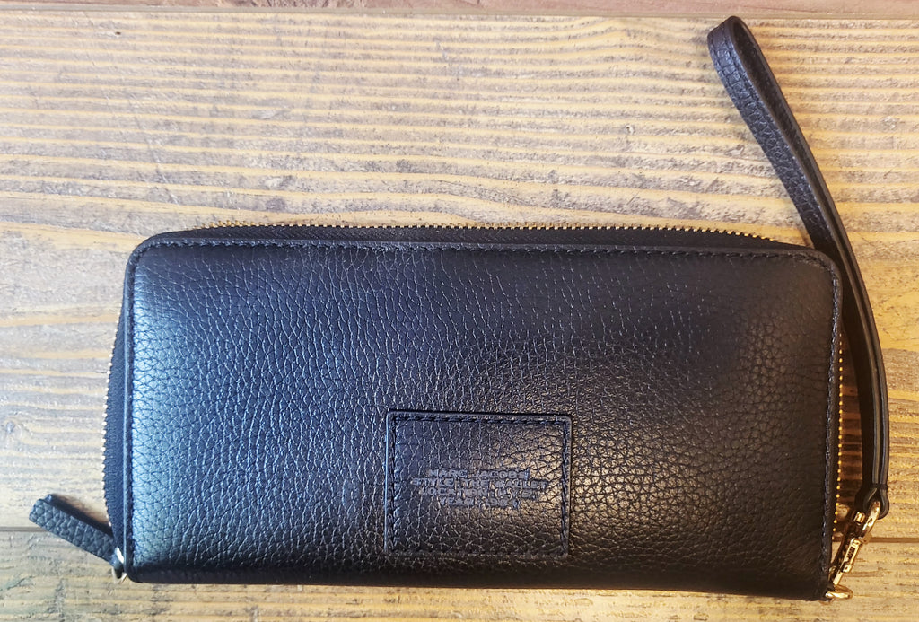 Marc Jacobs The Wallet Black Leather Zip-Around Continental Wristlet Wallet.