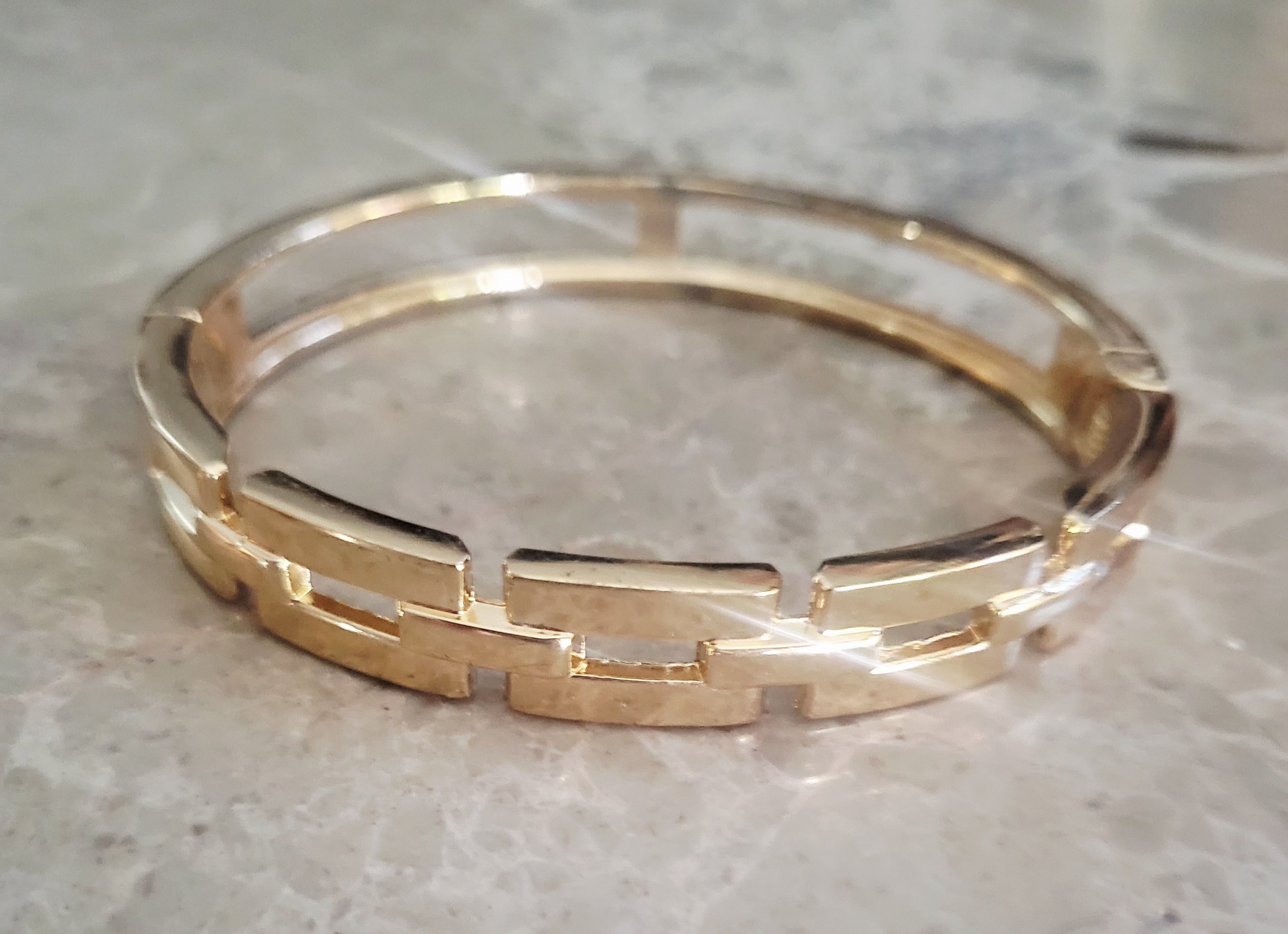 14kt yellow gold plated Link style Bangle Bracelet.