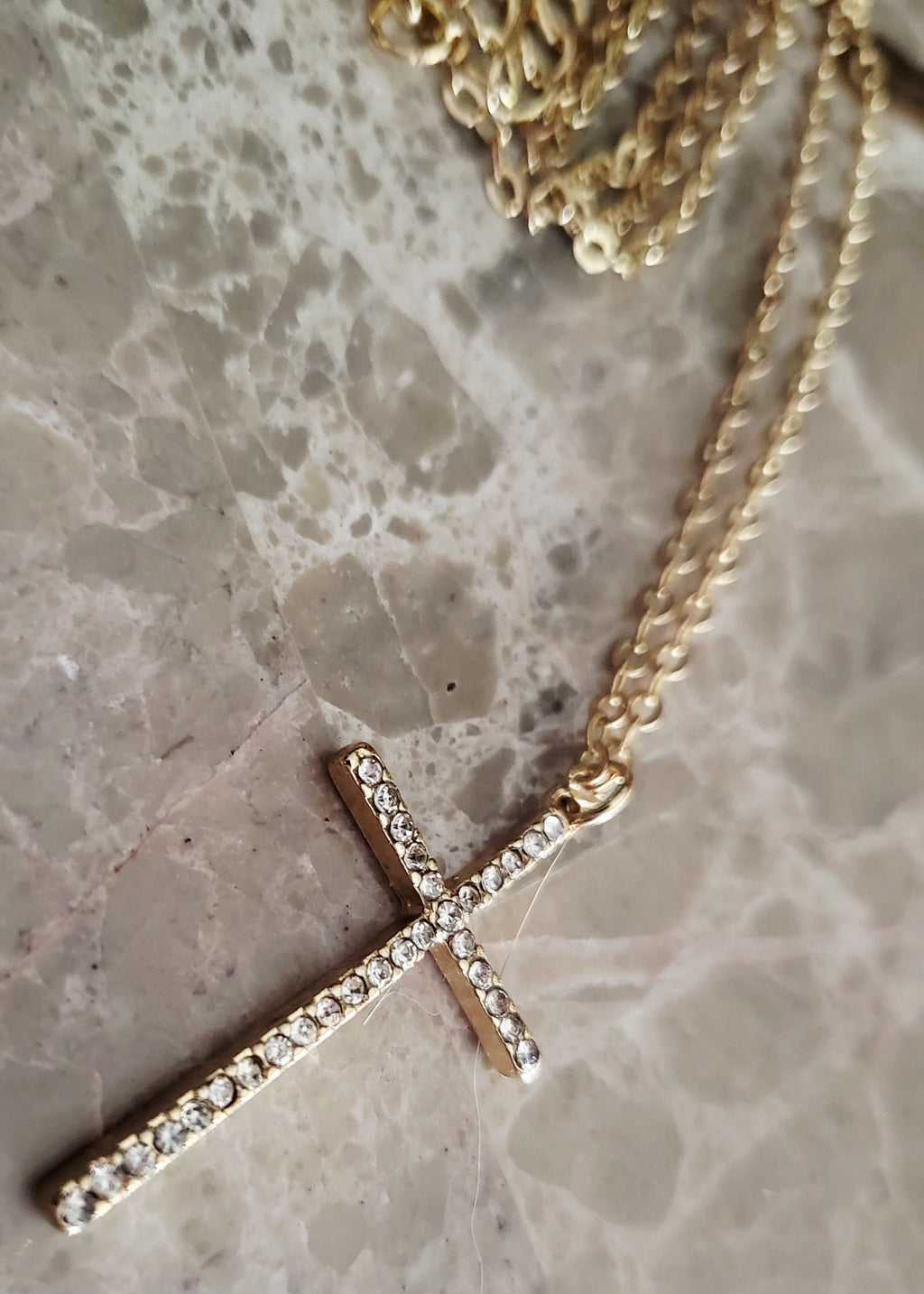 14kt yellow gold plated Crystal Cross pendant & chain.